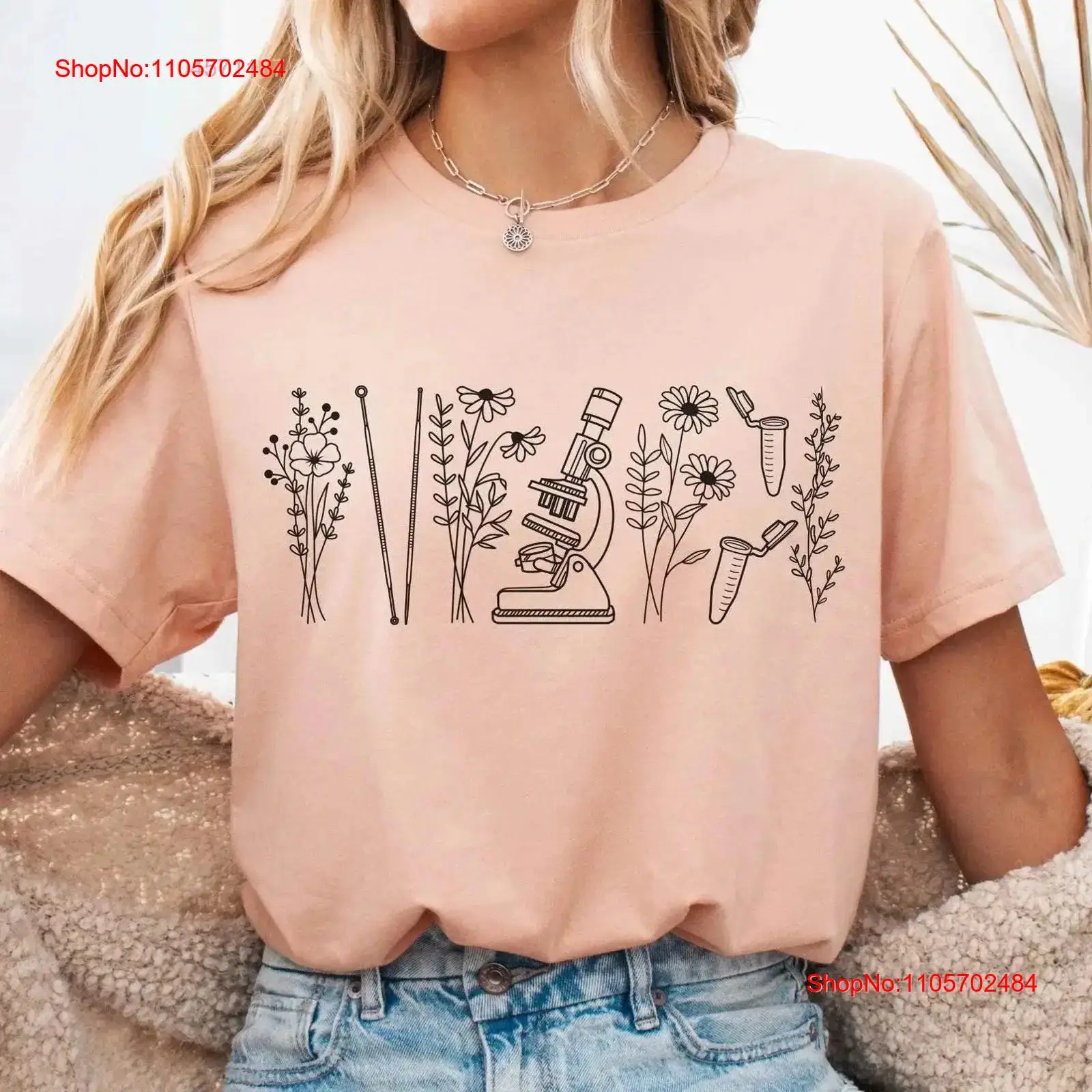 Medical Lab Microbiology - เสื้อยืดจุลชีววิทยา สำหรับครูชีววิทยา นักเทคนิคการแพทย์ นักวิทยาศาสตร์ทางพยาธิวิทยา ห้องปฏิบัติการ สำหรับเธอ